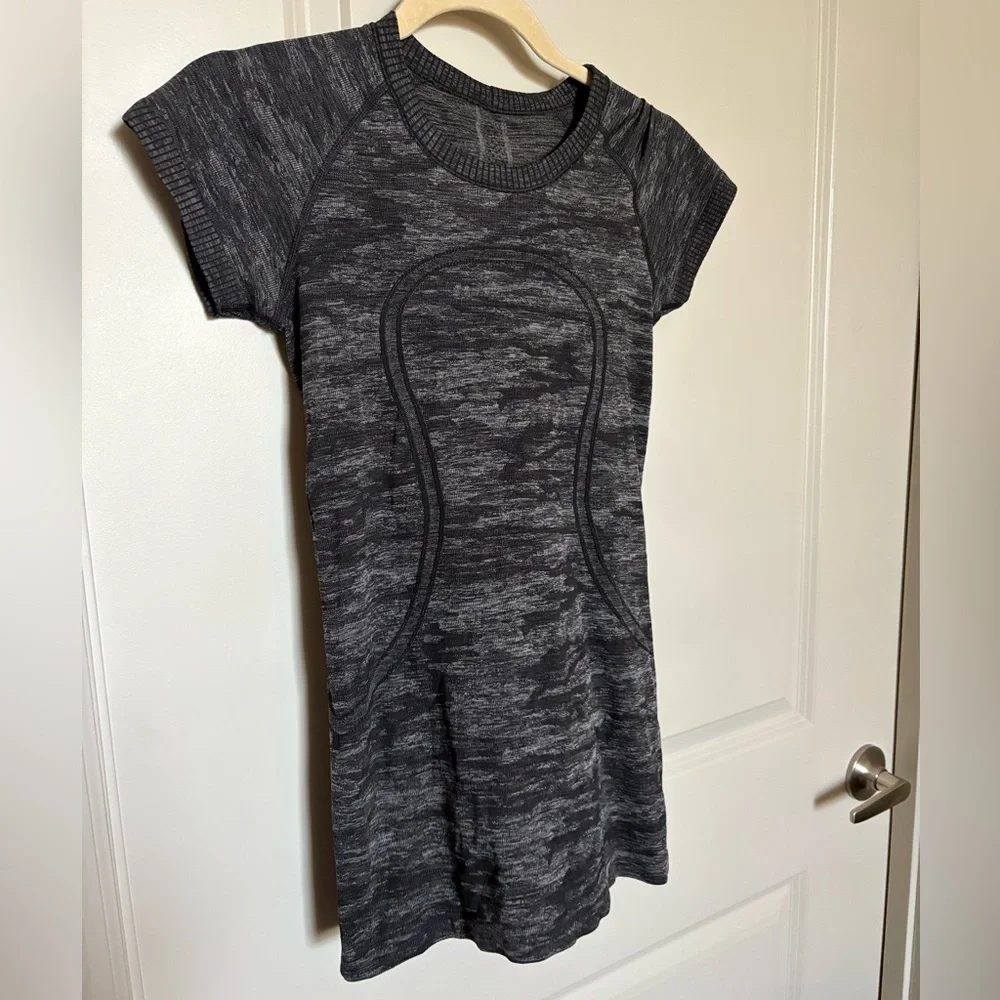 Lululemon Swiftly Tech Short Sleeve Crew